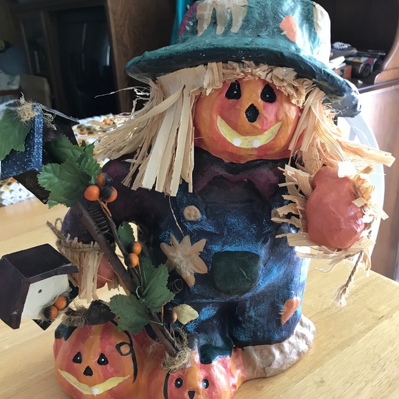 Fall Scarecrow - Picture 1 of 5